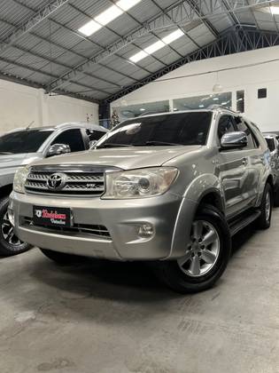 TOYOTA HILUX SW4 4.0 SRV 4X4 V6 24V GASOLINA 4P AUTOMÁTICO